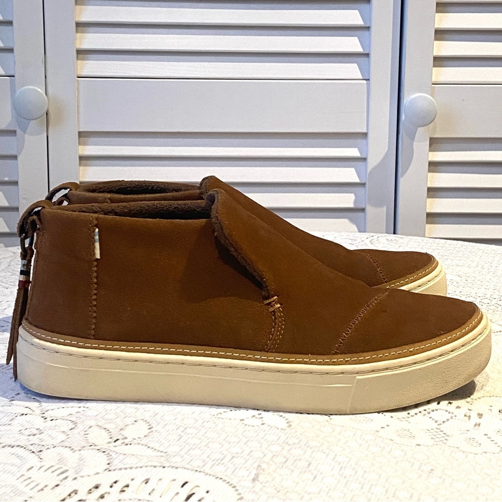 TOMS suede middie slip-on sneakers size 8